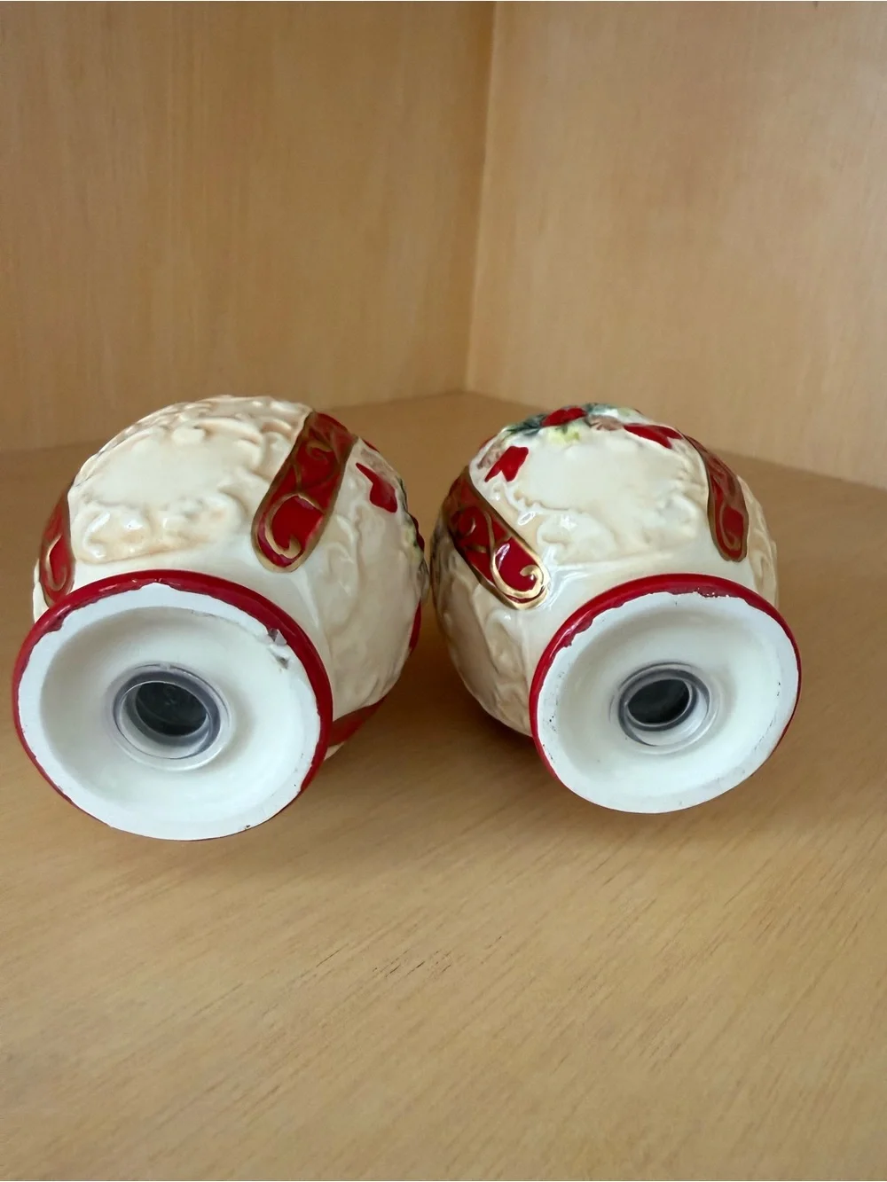 Cosmos Gifts Christmas Poinsettia Salt and Pepper Shakers Ceramic Holiday Decor